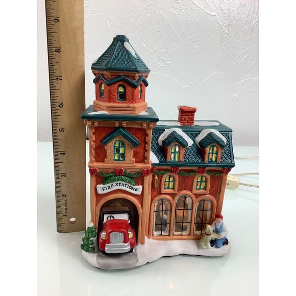 Vintage Trim A Home Fire station 6 Lighted Christmas Village EUC - Picture 8 of 12